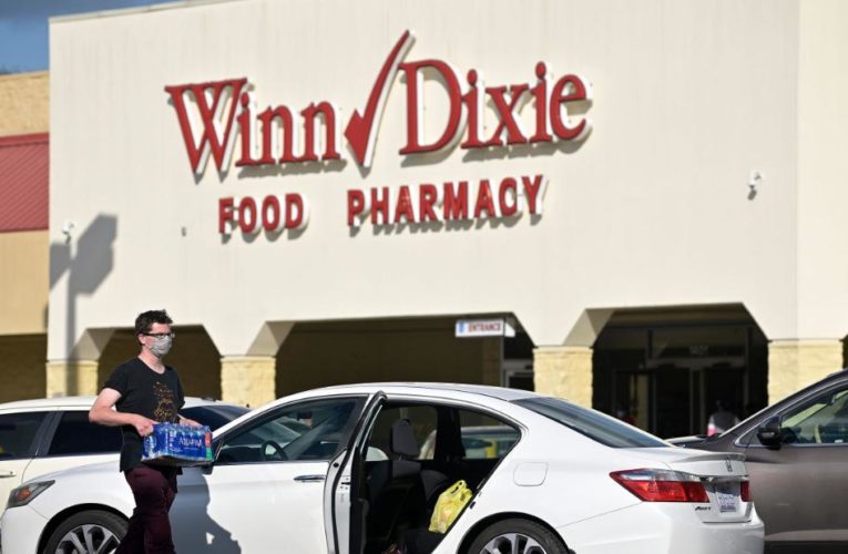 Winn-Dixie reverses stance on masks after Trump tweet