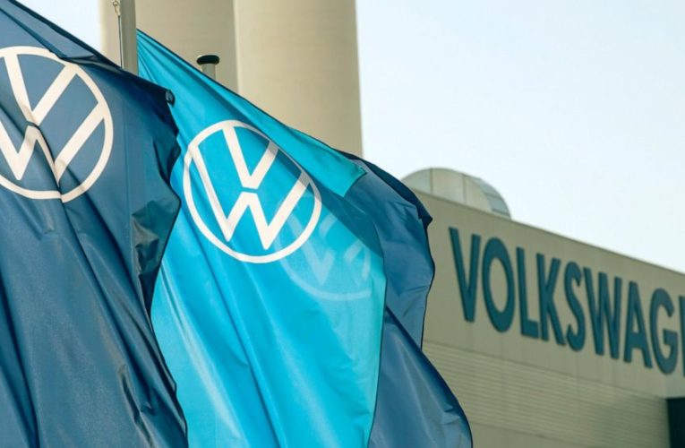 Volkswagen lost $1.8 billion in Q2 but sees profit for year