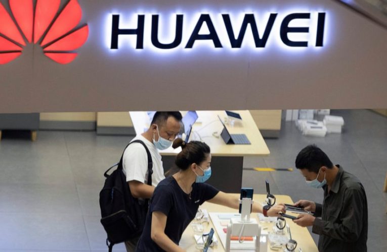 Huawei overtakes Samsung as top smartphone seller: report