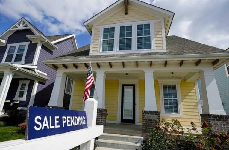 Fewer Americans sign contracts to buy homes in October