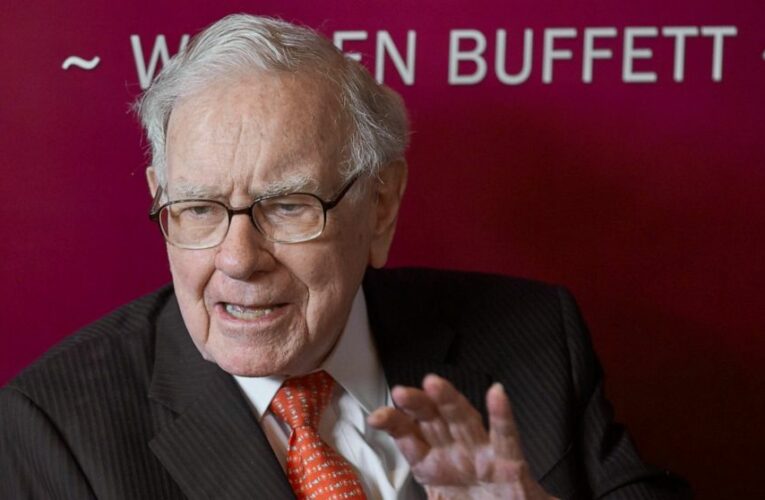 Warren Buffett again encourages investors to bet on America