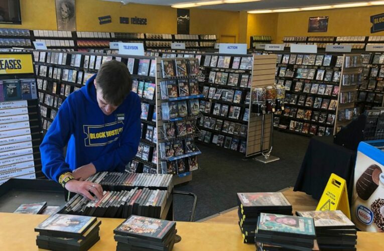 Last Blockbuster even more popular after Netflix show