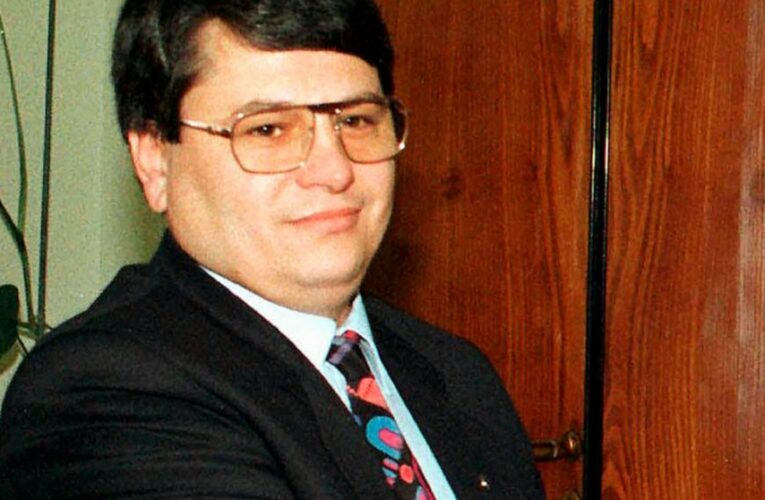 Economist who pulled Albania out of 1997 anarchy dead at 58