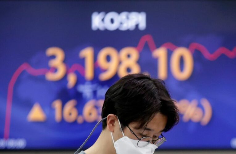 World shares, US futures advance ahead of US GDP report