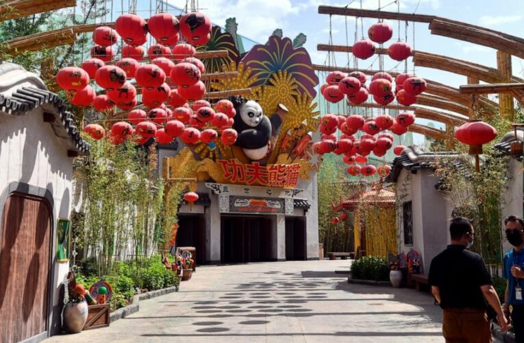 Universal Studios sets opening for first theme park in China