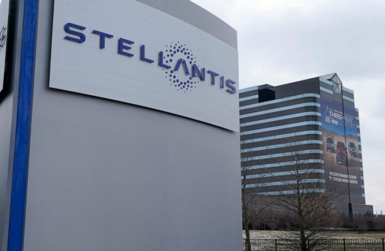 Auto maker Stellantis will fill gap by buying a finance arm