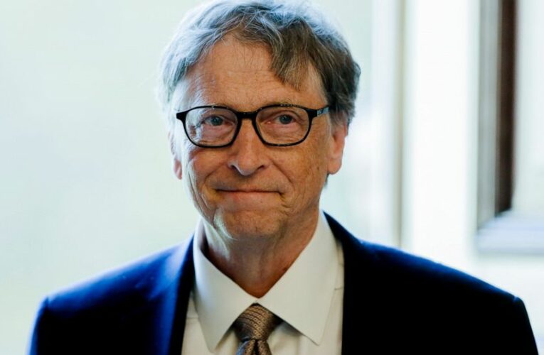 Microsoft says it warned Bill Gates about flirting in 2008