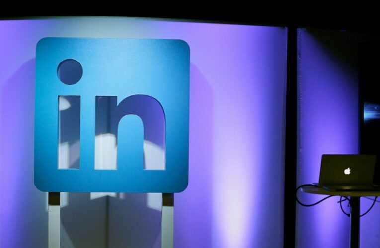 Chinese users have mixed feelings about LinkedIn departure