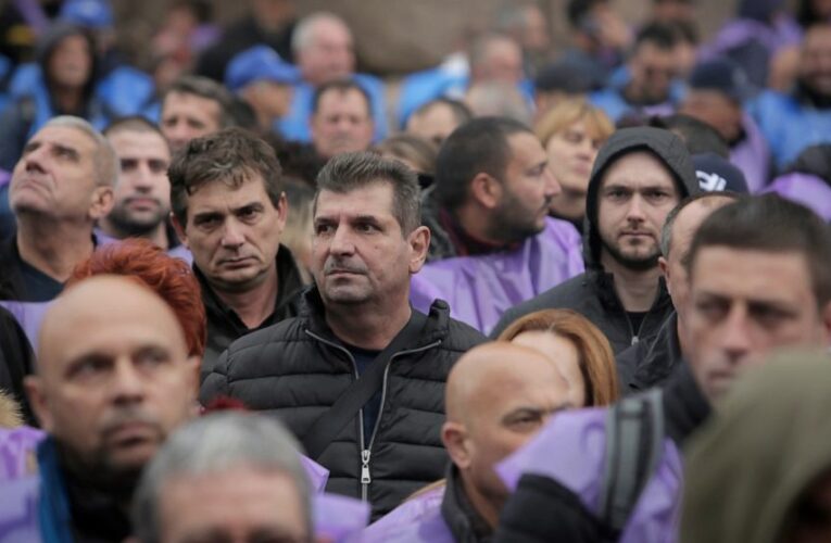 Bulgarian coal miners demand job security, fear changes