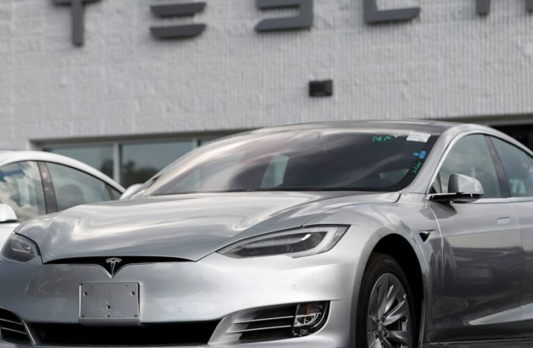 Tesla wants to keep secret its response in Autopilot probe