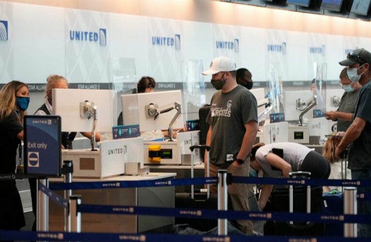 United posts $473 million 3Q profit on federal pandemic aid