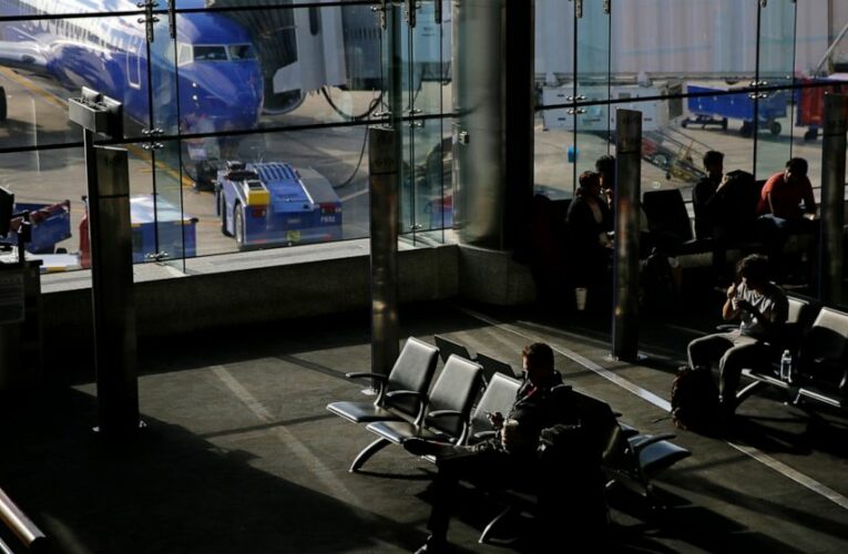 Thousands of flights canceled, delayed at start of workweek