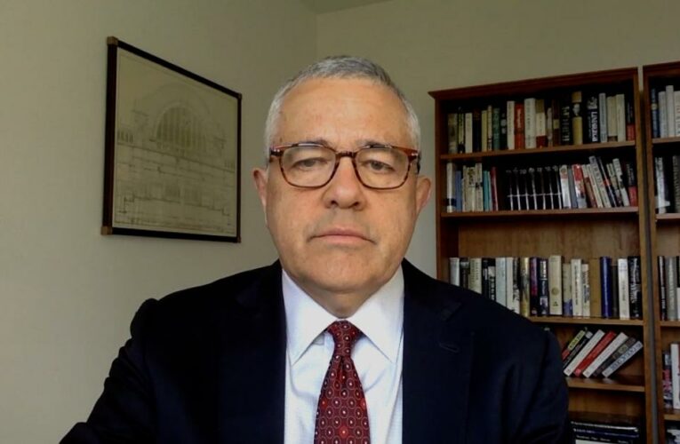 Toobin on SCOTUS leak investigation: ‘You can understand why the clerks are freaking out’