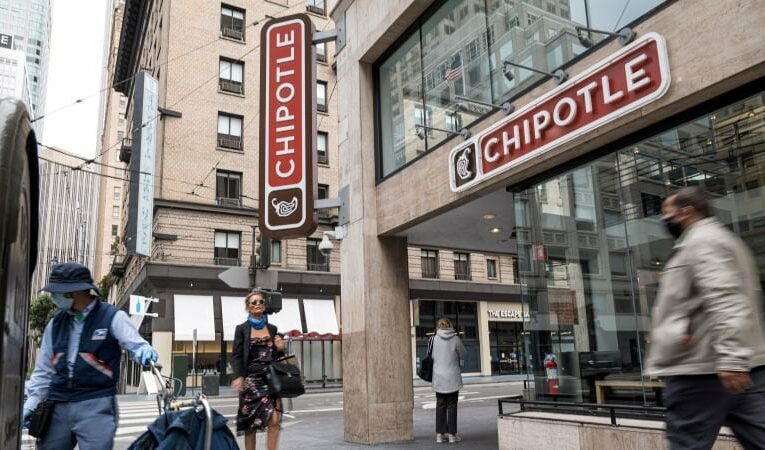 McDonald’s, In-N-Out, and Chipotle are spending millions to block raises for their workers | CNN Business