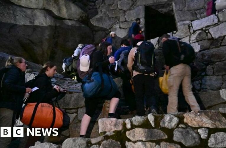 Peru protests: Machu Picchu closed indefinitely and tourists stranded